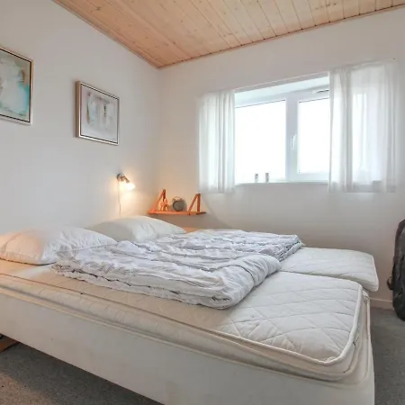 Chris - 750m From The Sea In Nw Jutland By Interhome Apartment *