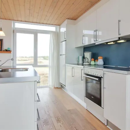 Chris - 750m From The Sea In Nw Jutland By Interhome *