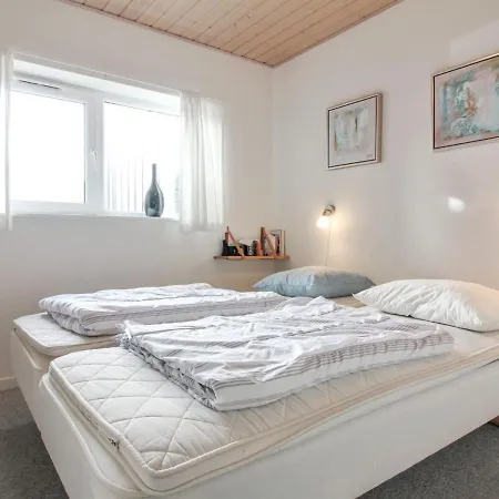 Apartment Chris - 750m From The Sea In Nw Jutland By Interhome Lokken